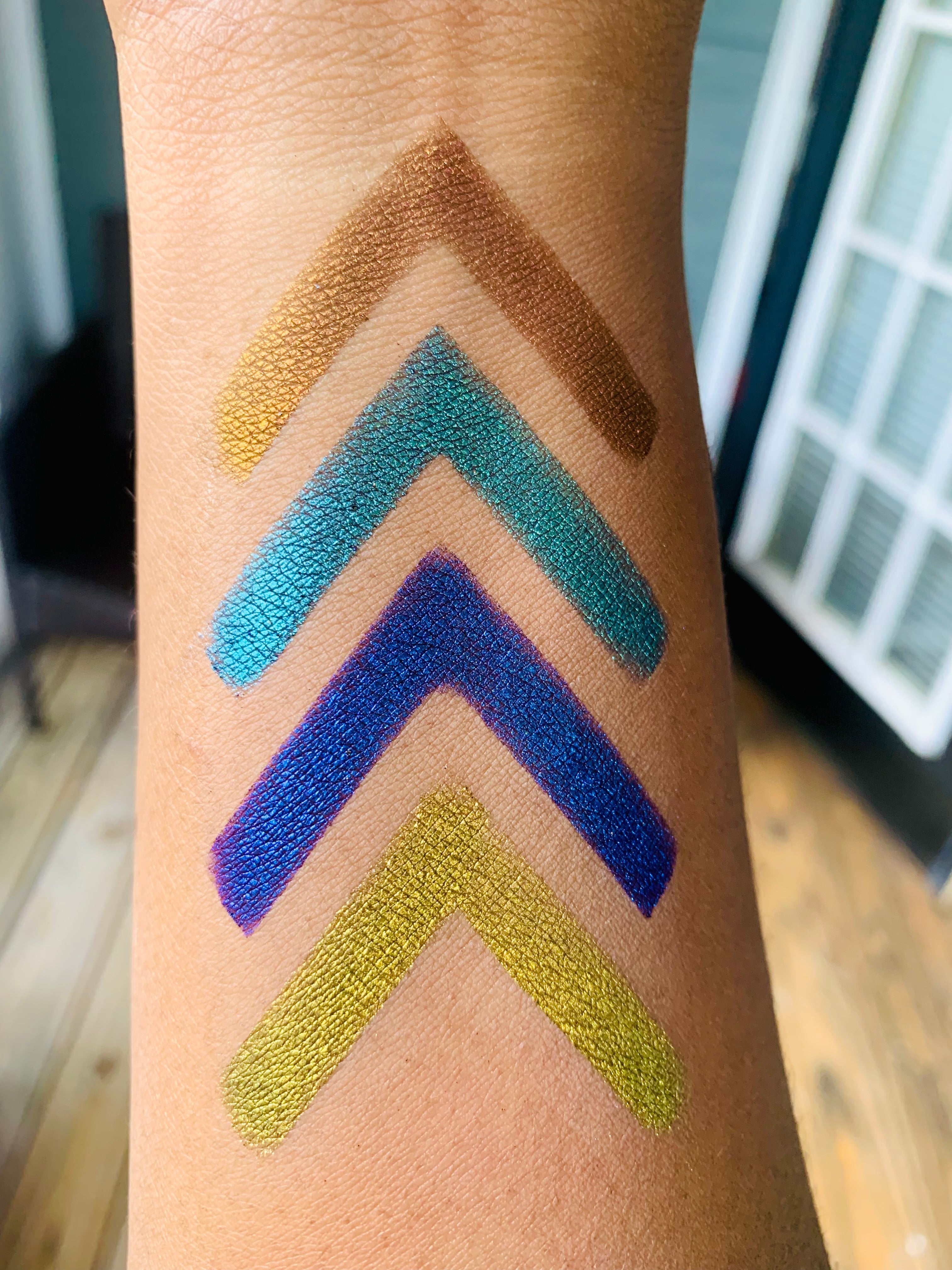 Holographic Eyeshadow-4